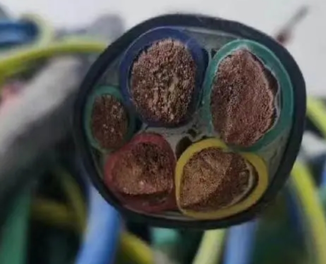 探討金聯(lián)宇電纜在能源行業(yè)中的應用與重要性.jpg 探討金聯(lián)宇電纜在能源行業(yè)中的應用與重要性.jpg